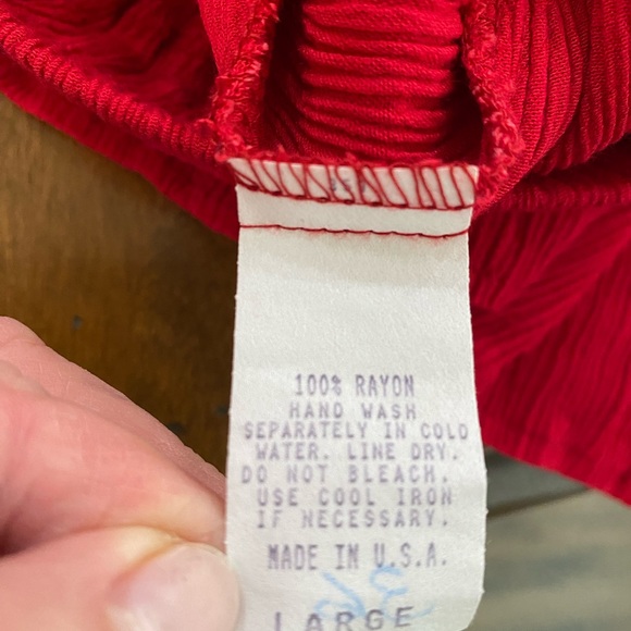 Red Skirt- L elastic waist - Picture 3 of 6